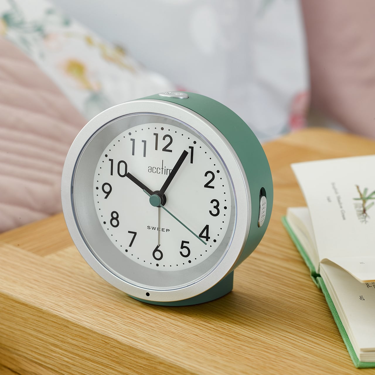 /designer-dabfm-bedside-radio-pink-28511