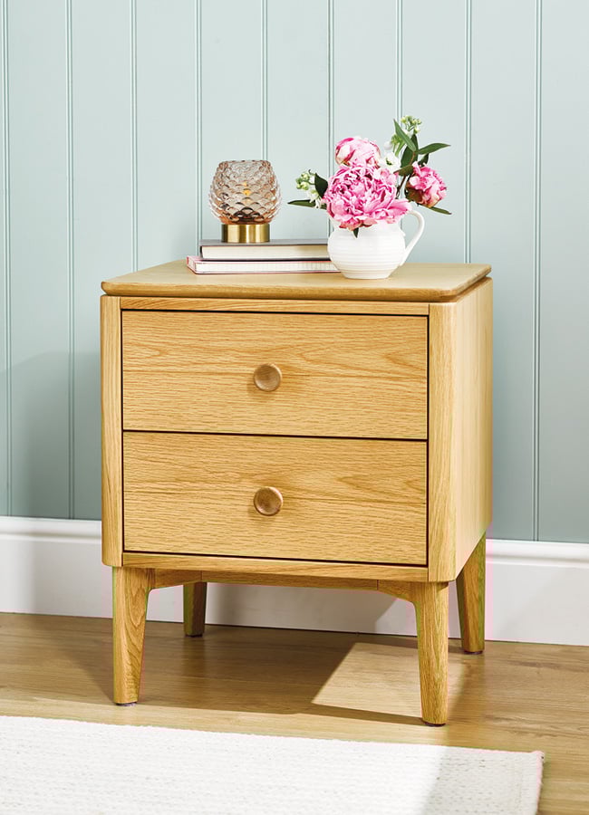 Oak 2 drawer bedside table