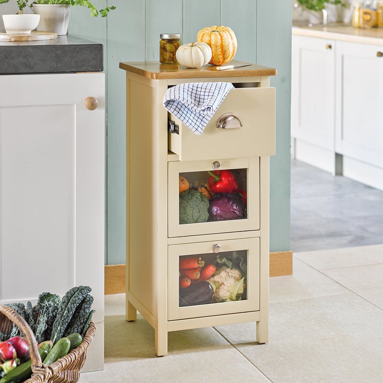 Cream vegetable store with 3 drawers